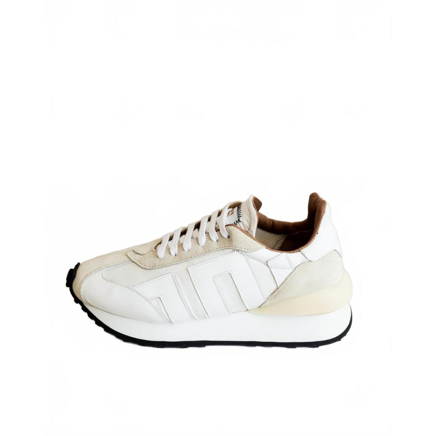 New Esseutesse Women's Non Fringe Sneaker In Off White